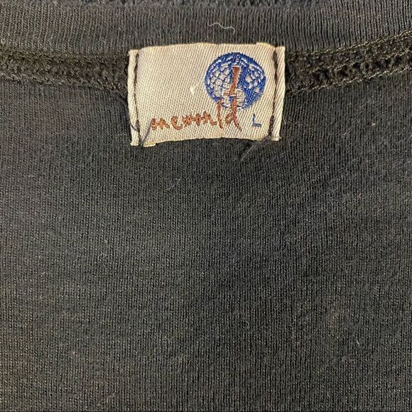 One World Fashion tshirt with embroidery style print - Picture 3 of 5